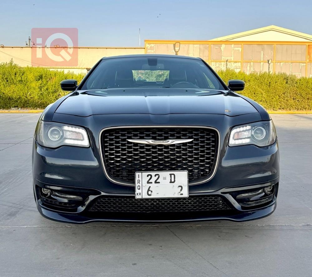 کرایسلەر 300